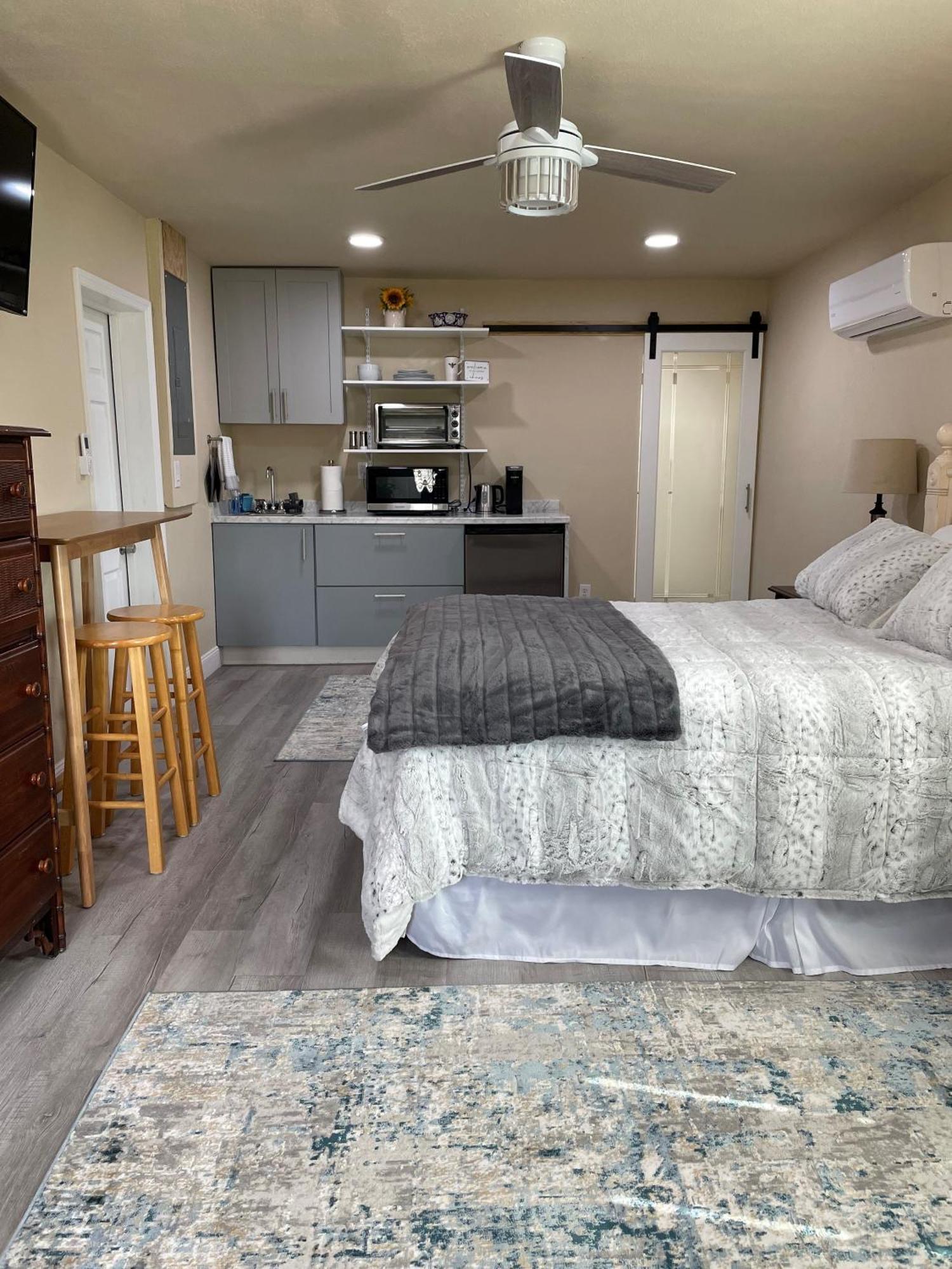 Studio B Polk City Luaran gambar